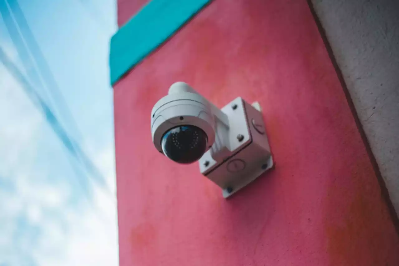 Wireless connectivity solutions for video surveillance backhaul