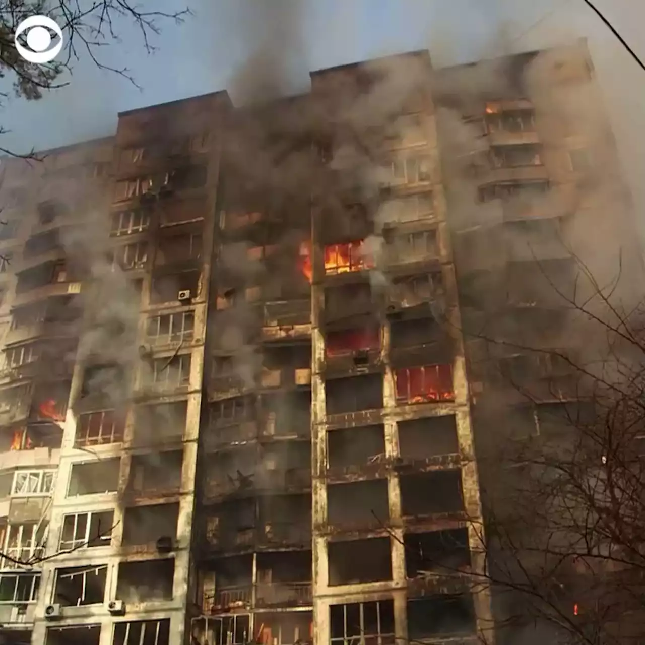 Frantic rescue effort after Russian artillery hits apartment buildings in Kyiv