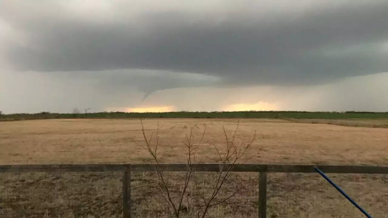 Tornado damages homes in Fannin County