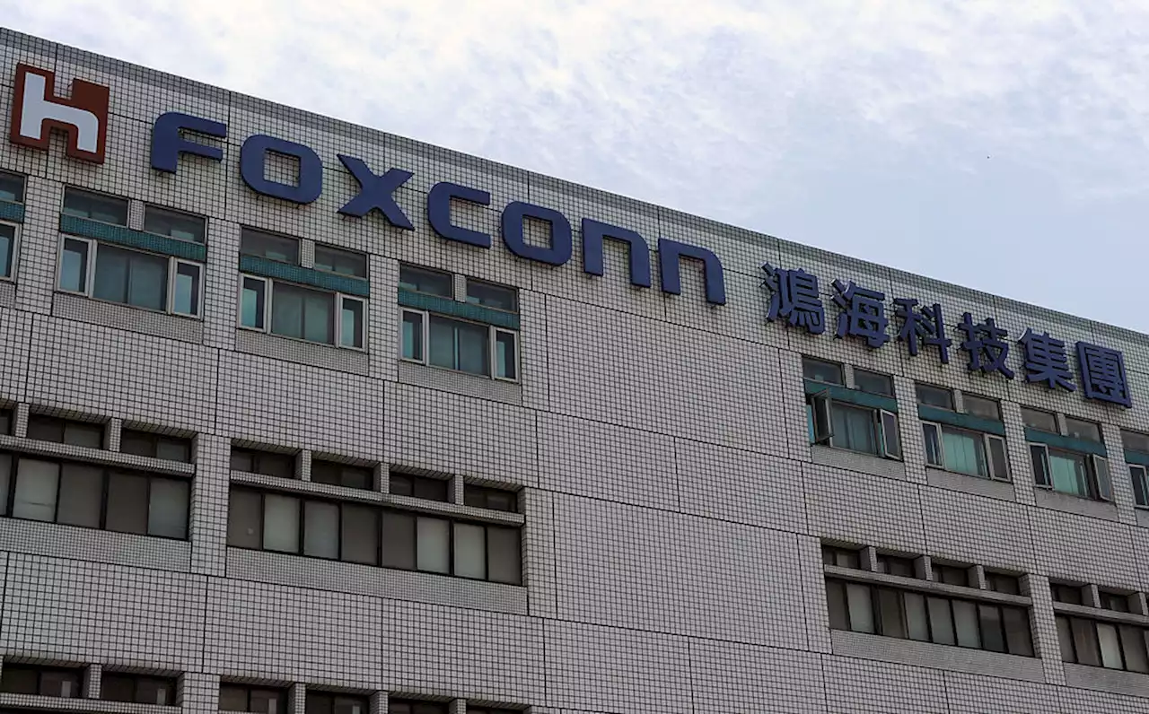 Apple Supplier Foxconn Halts Operations In Shenzhen As COVID-19 Prompts China To Lock Down Tech Hub