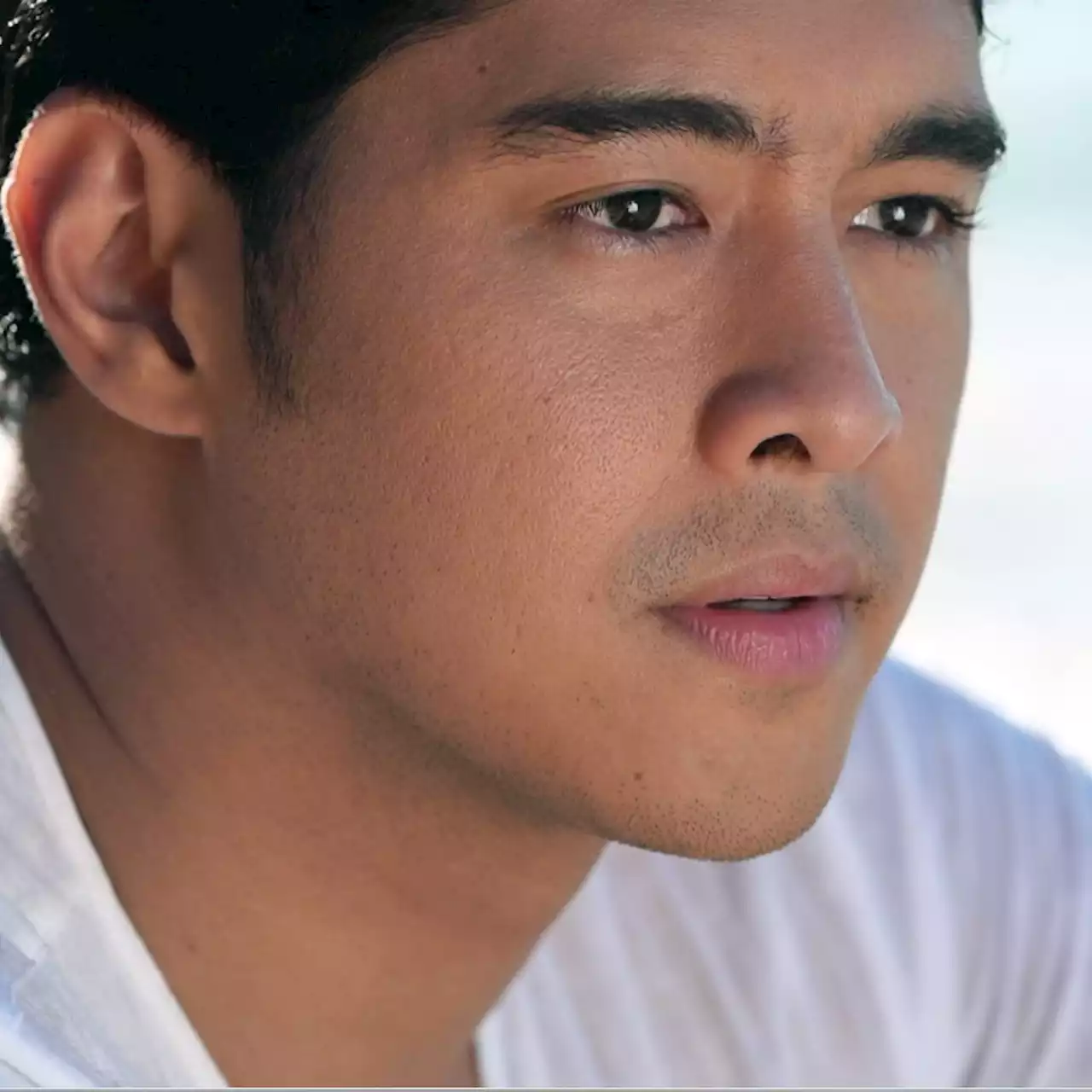 Jeric Gonzales is patiently waiting for love in latest single ‘Hihintayin Kita’