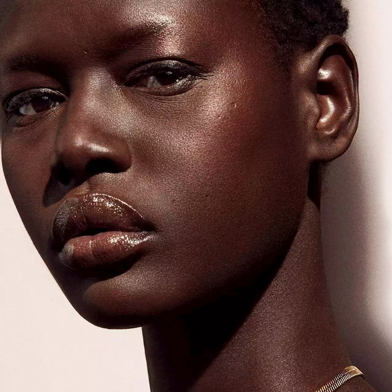 Our Favorite Bronzers and Self-Tanners for Dark Skin Tones