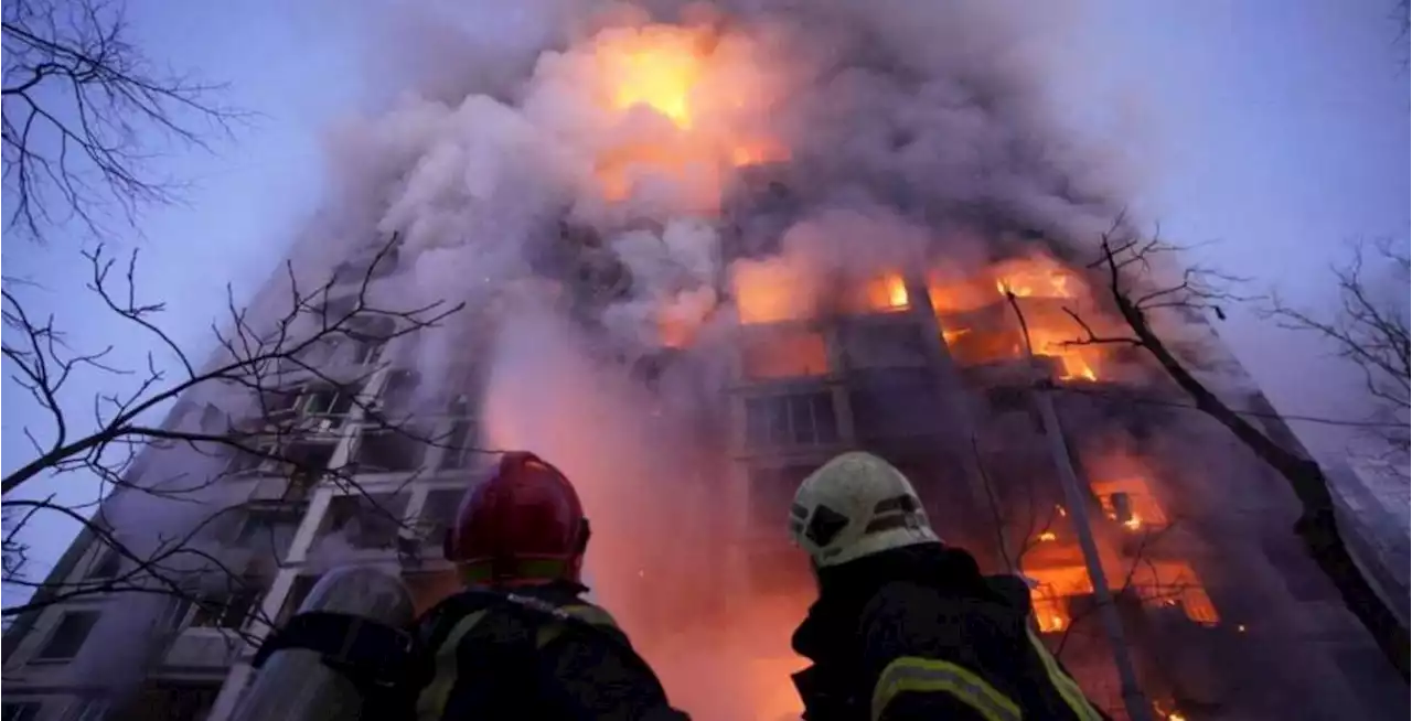 Guerra in Ucraina, edificio colpito a Kiev: almeno due morti - Foto Tgcom24