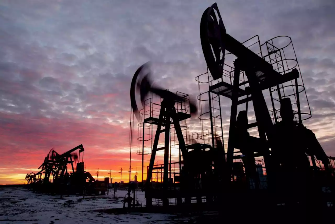 Brent oil falls below $100 with retreat gathering momentum