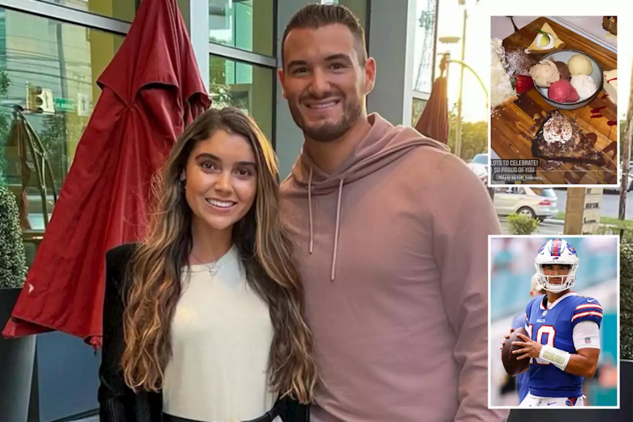 How Mitch Trubisky and wife Hillary celebrated Steelers signing