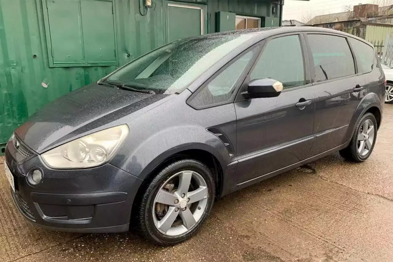 Ford S-Max 2.5 Titanium | Spotted