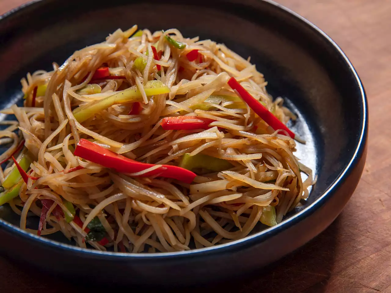 Suanla Tudousi (Hot-and-Sour Sichuan Stir-Fried Potatoes)