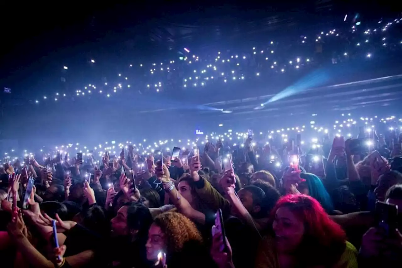 The great concert debate: Are cellphones ruining the live experience?