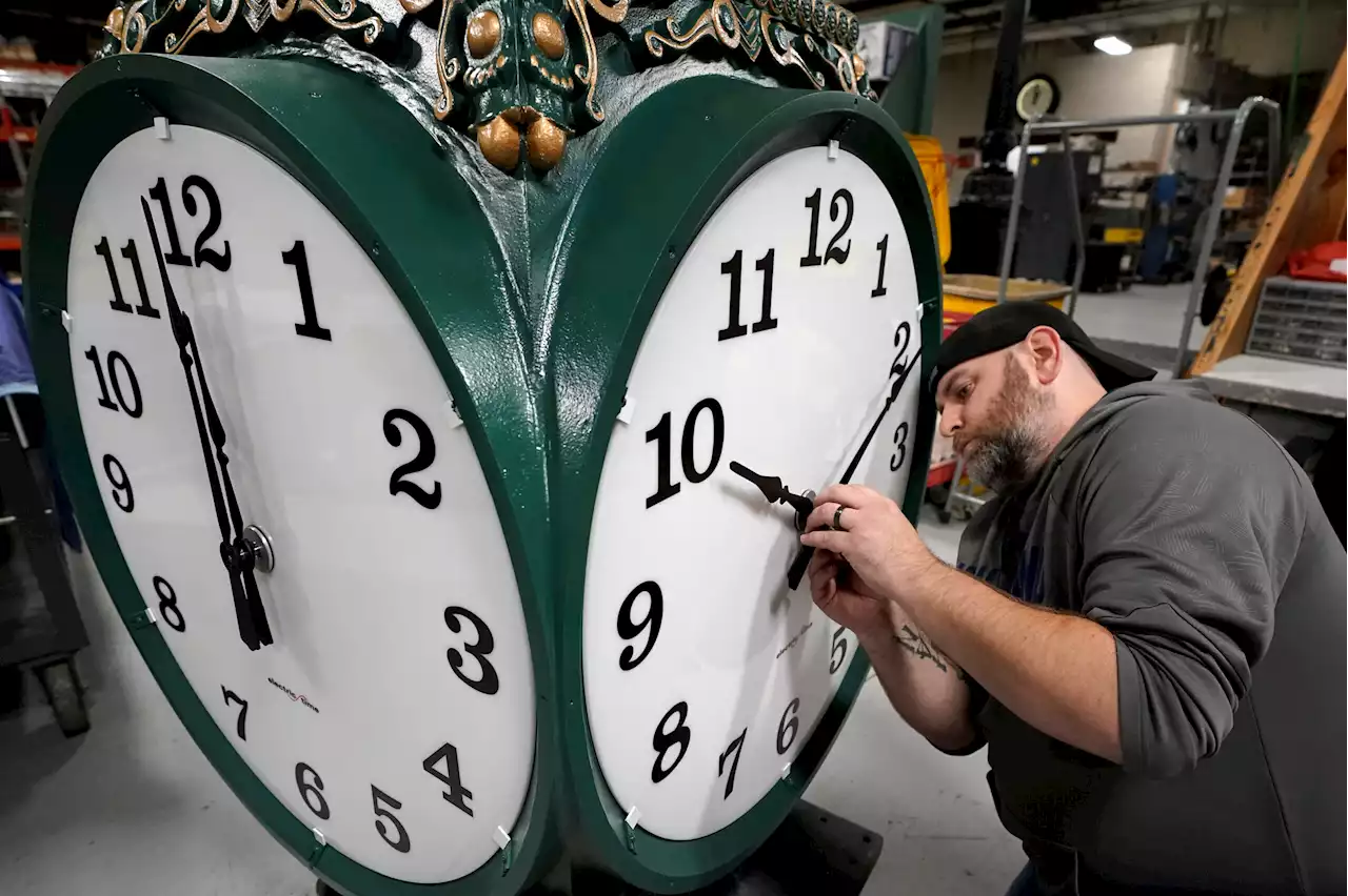 The Senate approves a bill to make daylight saving time permanent - Alaska Public Media