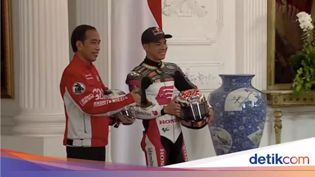 Presiden Jokowi Ngobrol Santai dengan Rider MotoGP