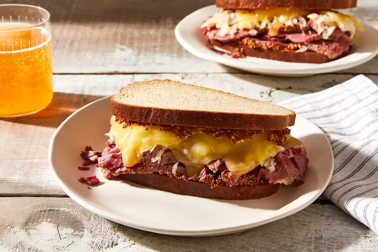 What's the Difference Between Pastrami & Corned Beef? We Asked Katz's Deli