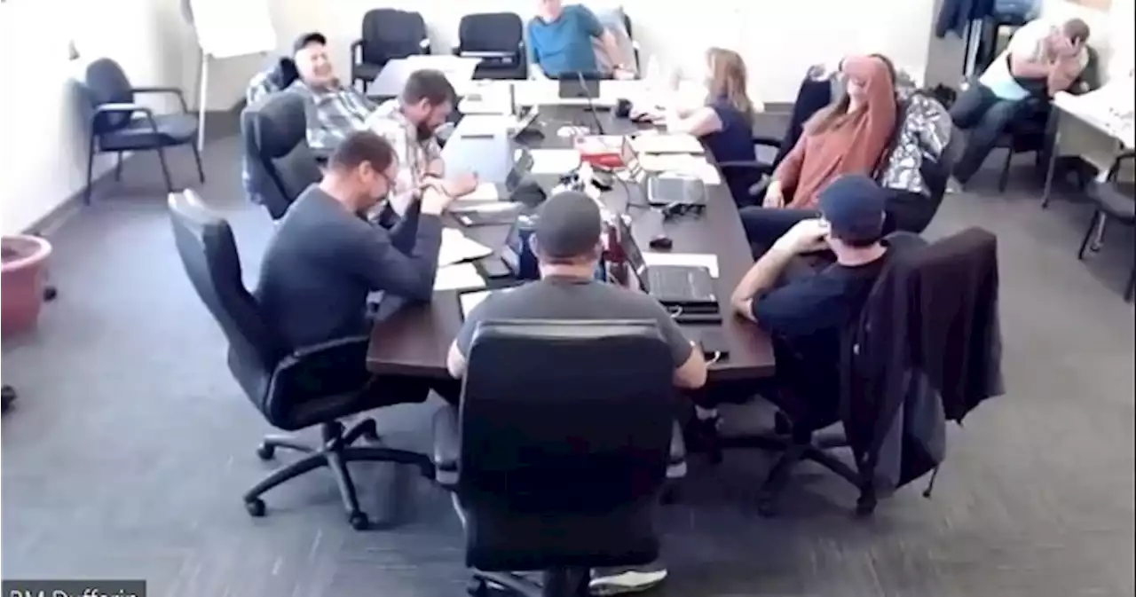 Nude stranger takes the floor in Saskatchewan R.M. Zoom meeting | Globalnews.ca