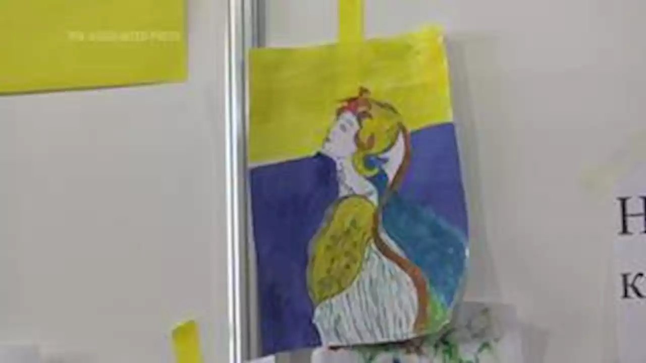 Video: Art gives space for young refugees in Moldova