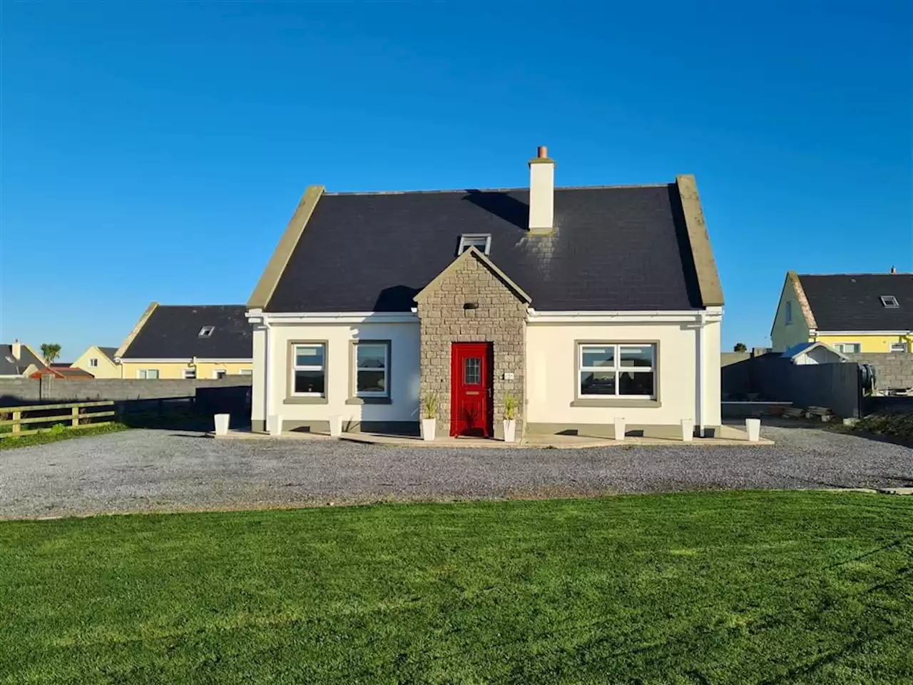 This charming home on the west coast of Clare is on the market for €245,000 | IMAGE.ie