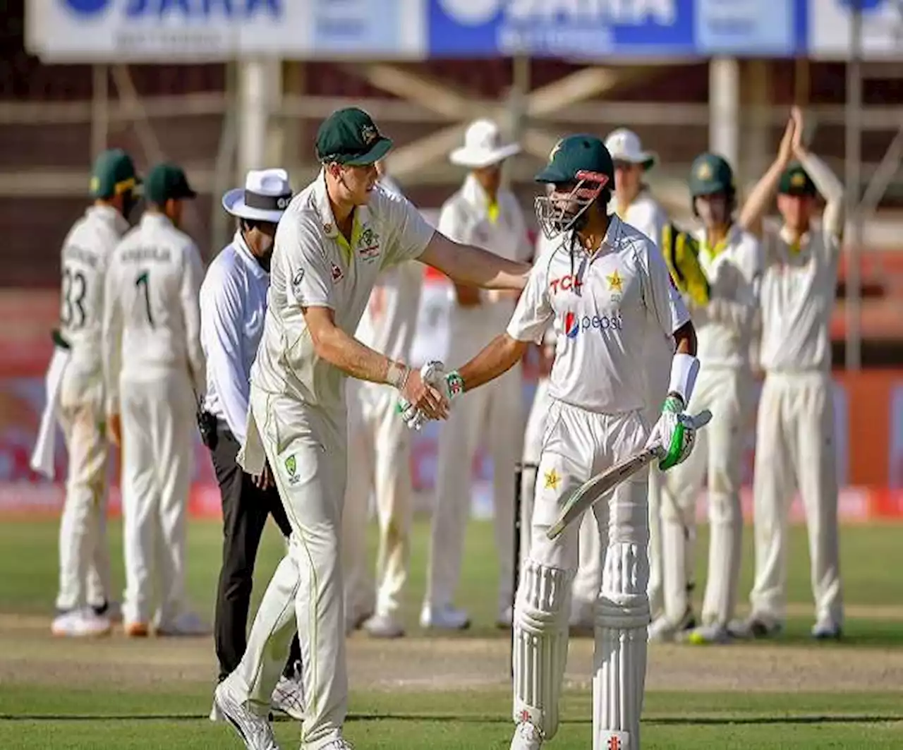 PAK vs AUS Test: नहीं काम आई बाबर आजम की रिकार्ड तोड़ पारी, कराची टेस्ट भी हुआ ड्रा