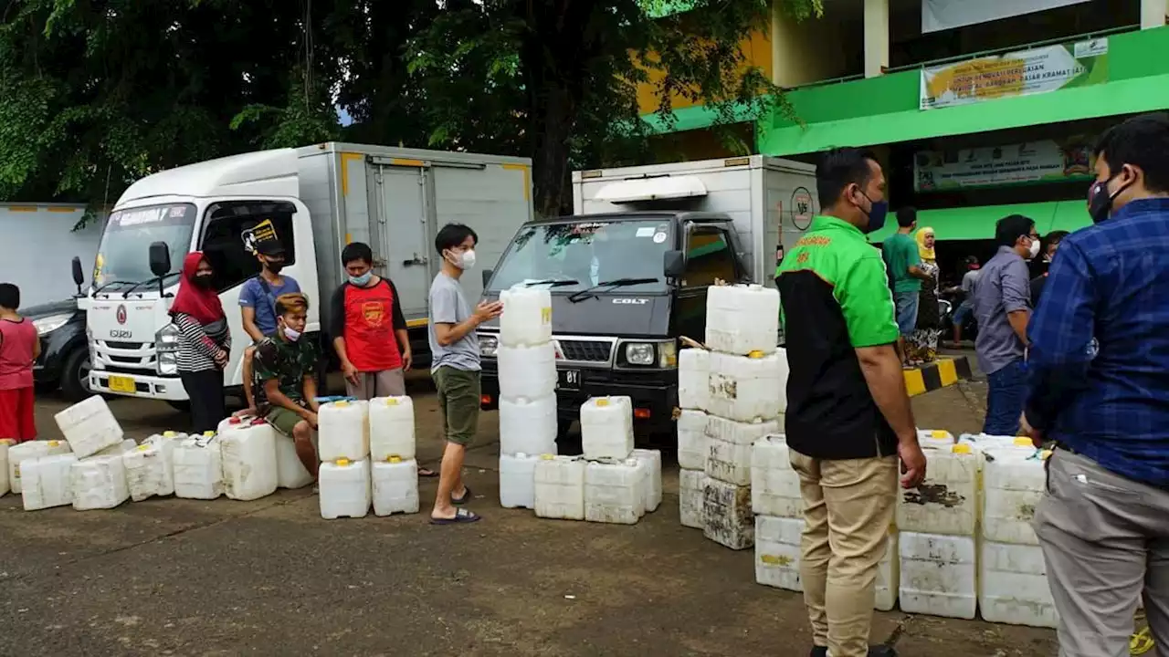 Holding BUMN Pangan Guyur 11,5 Juta Liter Minyak Goreng ke Pasaran