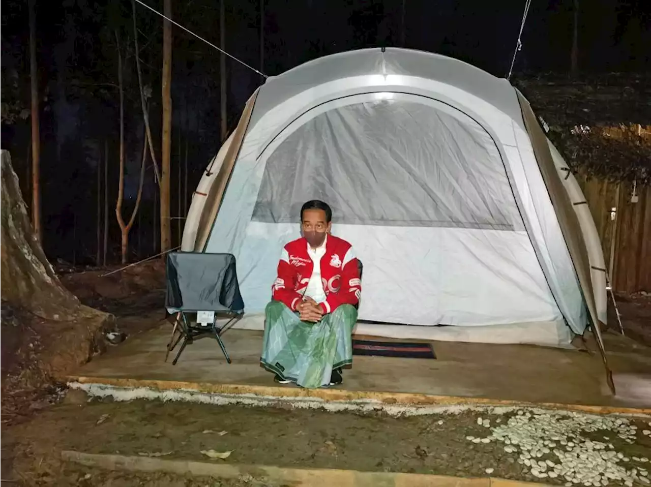 Indonesia's president takes camping trip to site of new capital