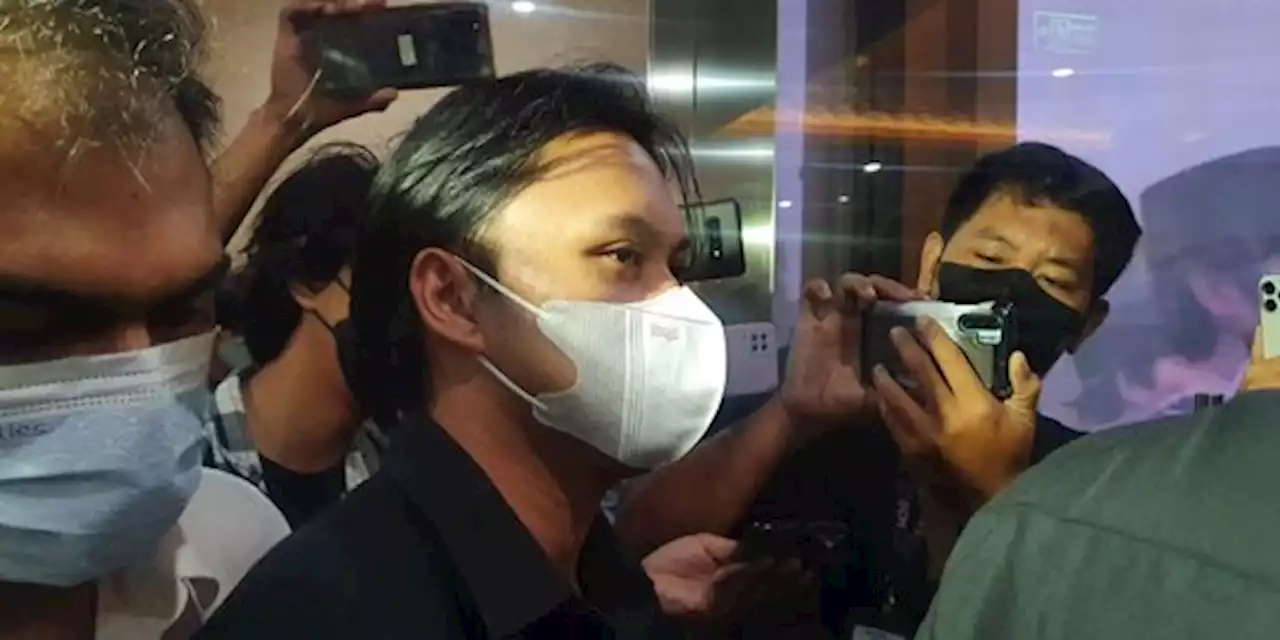 Rizky Febian Penuhi Panggilan Bareskrim Polri Terkait Kasus Doni Salmanan | merdeka.com