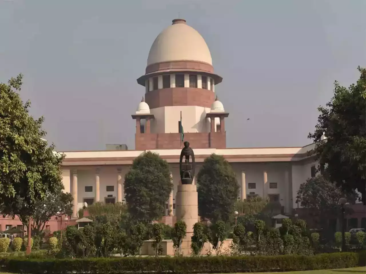 बच्‍ची ने लगाया प्राइवेट पार्ट में उंगली डालने का आरोप... सुप्रीम कोर्ट देखेगा क्‍या पोक्सो के तहत बनेगा मामला?