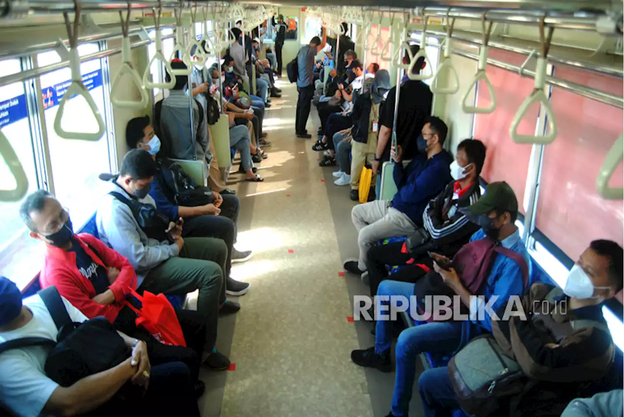 Transportasi Umum Sudah tak Ada Jarak, Ini Tips Aman dari Covid-19 |Republika Online