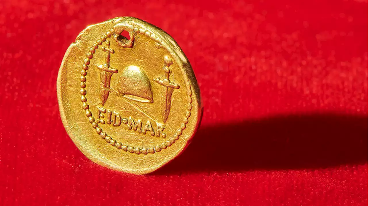 A 2066-Year-Old Gold Coin Celebrating Julius Caesar’s Death Could Fetch $2 Million at Auction