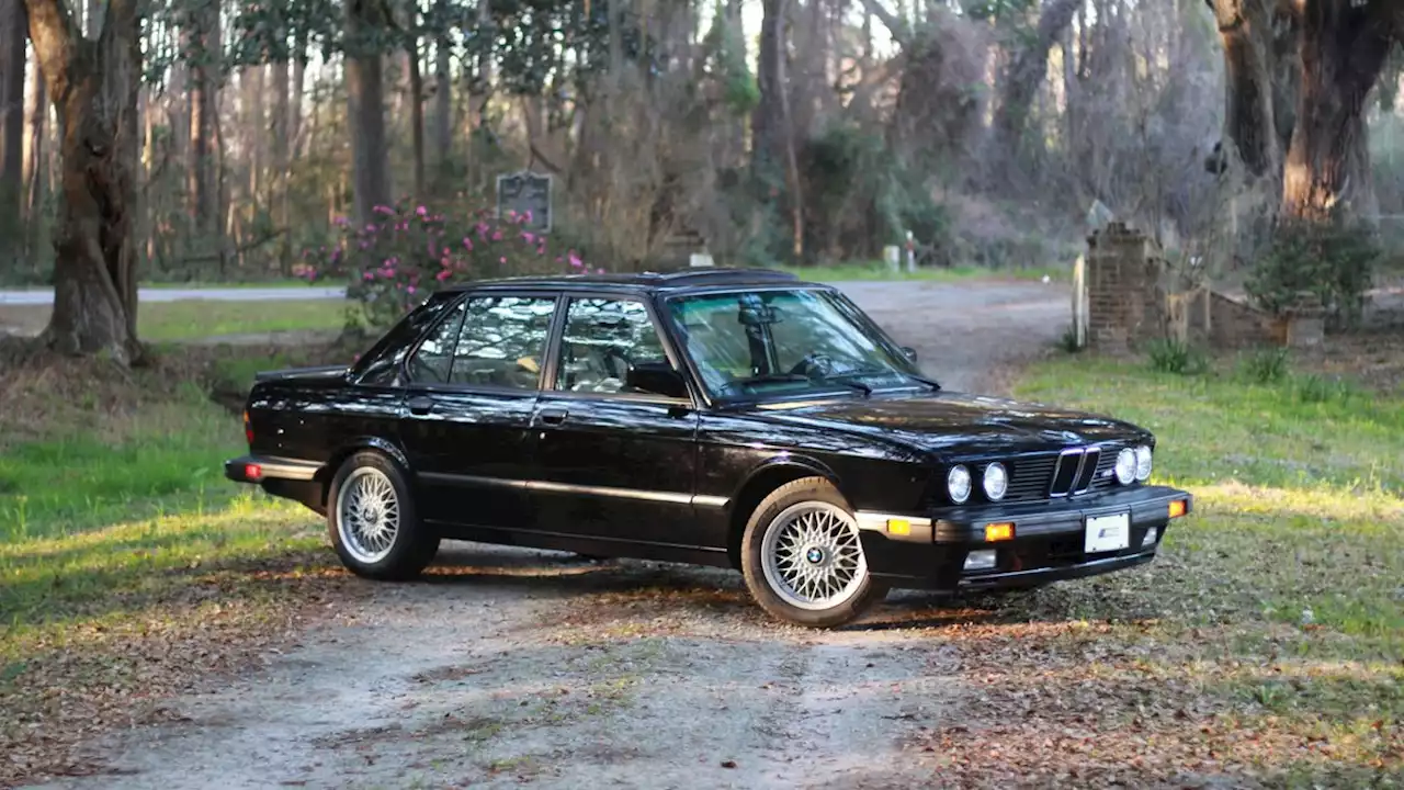 1988 BMW M5 Retro Review | The E28 is where it all began