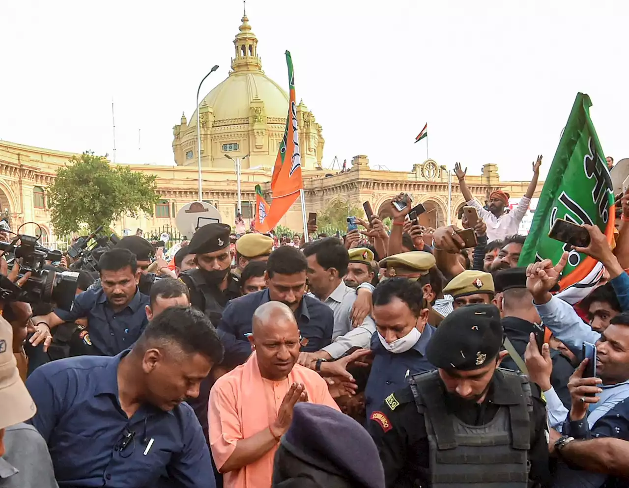 उत्तर प्रदेश: जीत की ख़ुशी में क्या भाजपा मतदाताओं की नाराज़गी को नज़रअंदाज़ करेगी