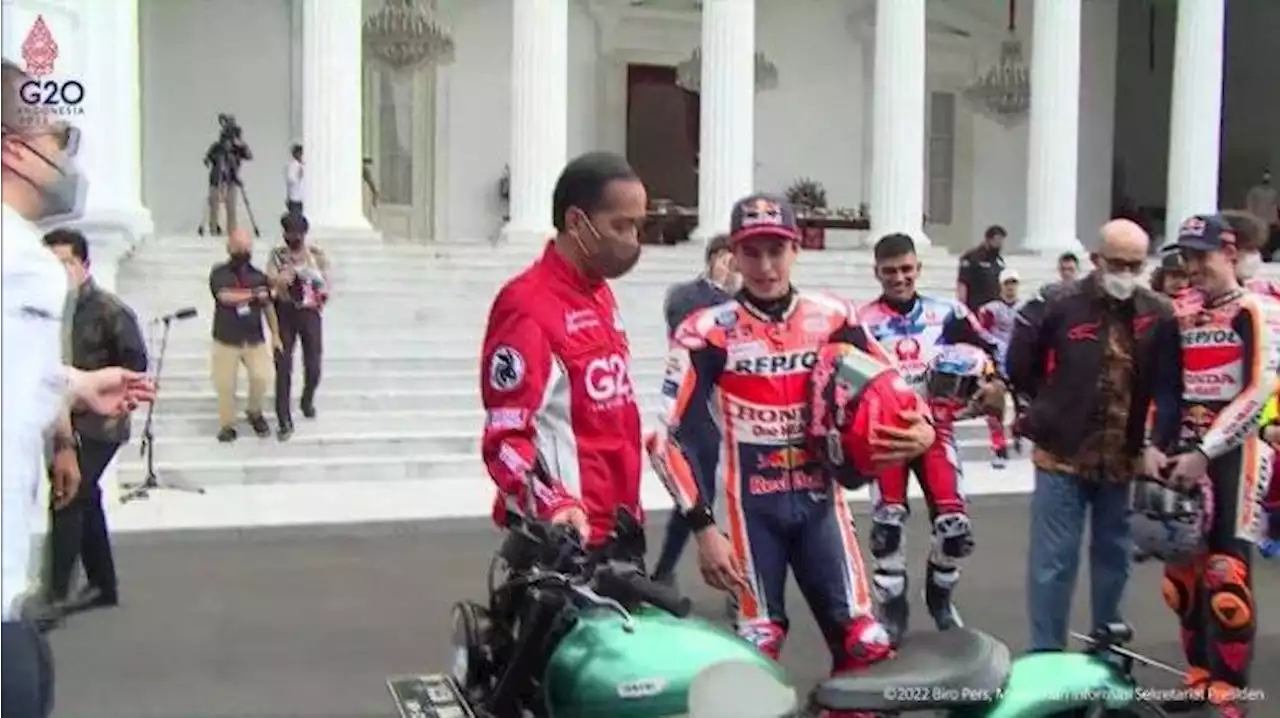 BERITA FOTO: Momen saat Presiden Jokowi Berbincang Santai dengan Para Rider MotoGP - Tribunnews.com