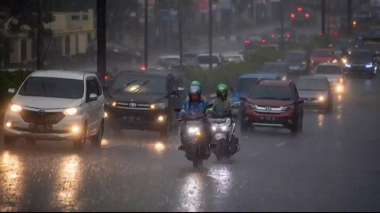 Prakiraan Cuaca Hari Ini: 26 Daerah Berpotensi Hujan dan 21 Waspada Banjir