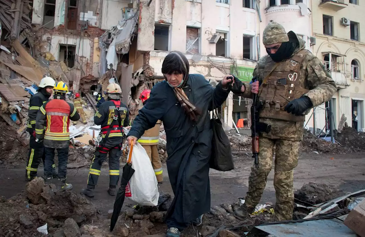 Rescuers search for survivors in smashed Mariupol theater