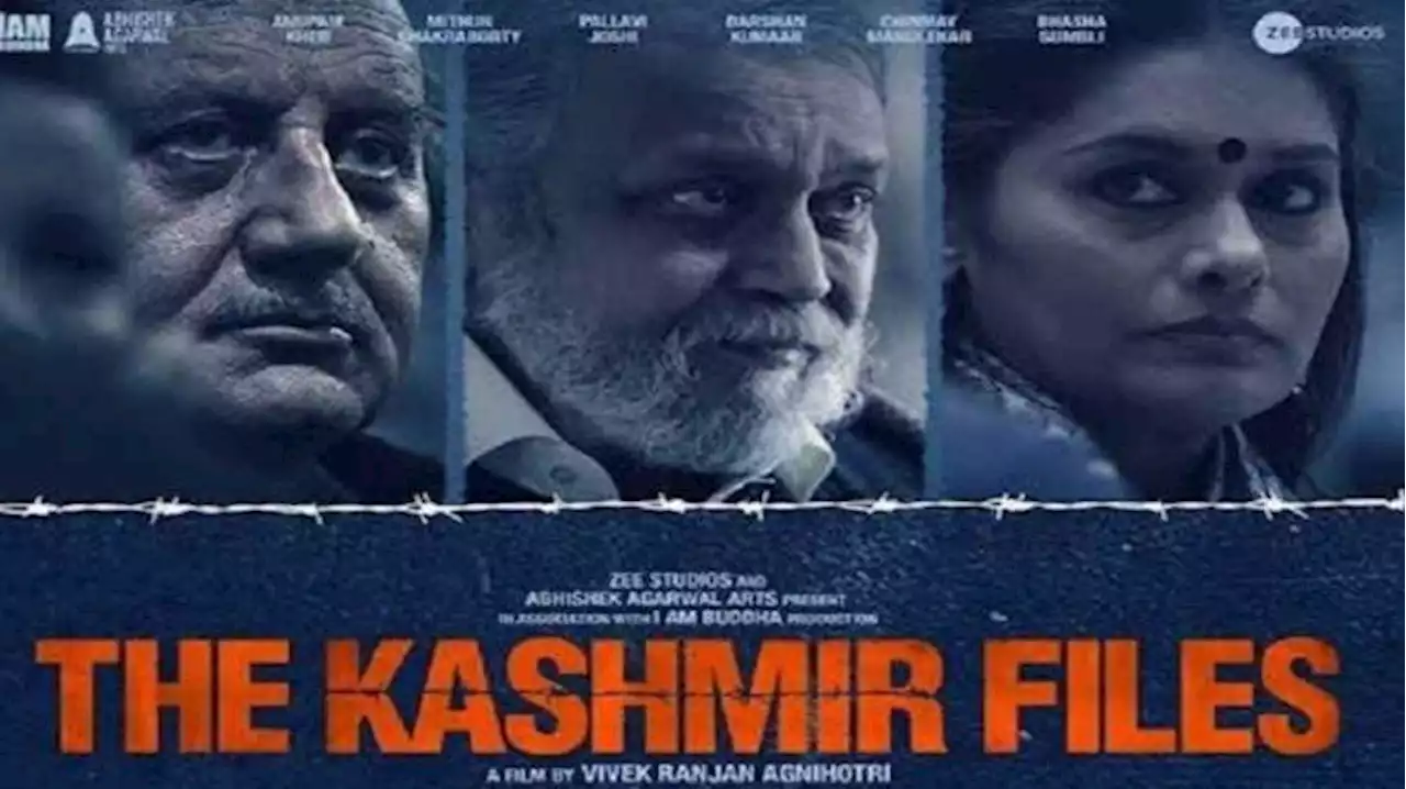 Filmy Wrap: करणी सेना का 'द कश्मीर फाइल्स' पर बयान और कैरोलिना बिलावस्का ने जीता मिस वर्ल्ड का ताज, पढ़ें मनोरंजन जगत की 10 खबरें