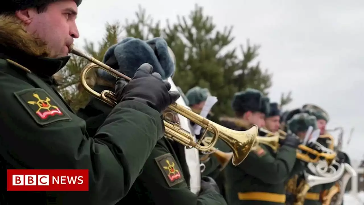 Ukraine war: Russians grieve for fallen soldiers