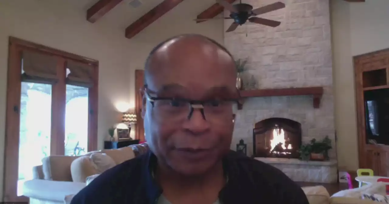 Bears legend Mike Singletary competes in CBS reality show 'Beyond the Edge'