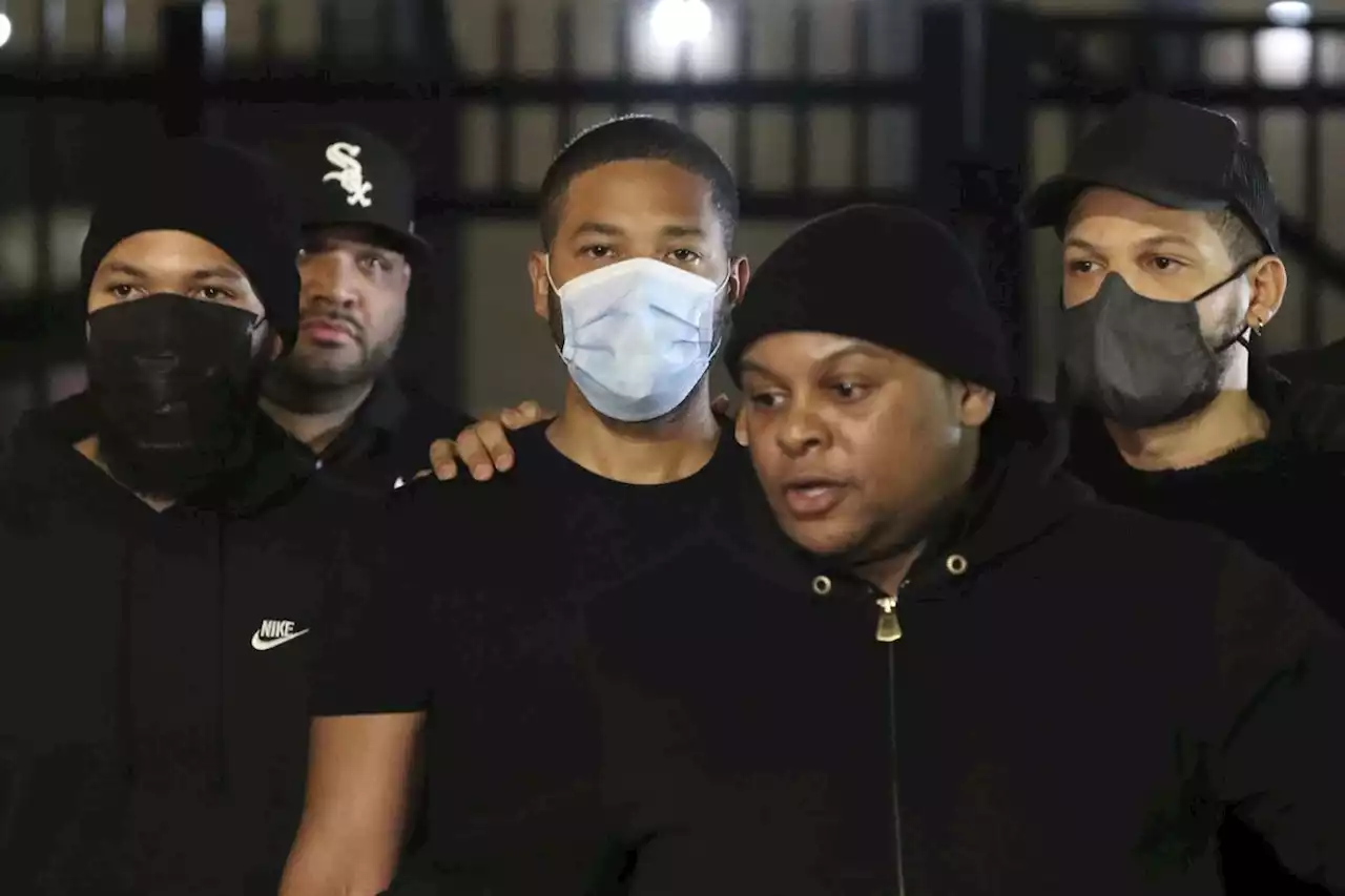 Jussie Smollett walks out of Cook County Jail after court orders his release pending appeal of conviction, 150-day sentence