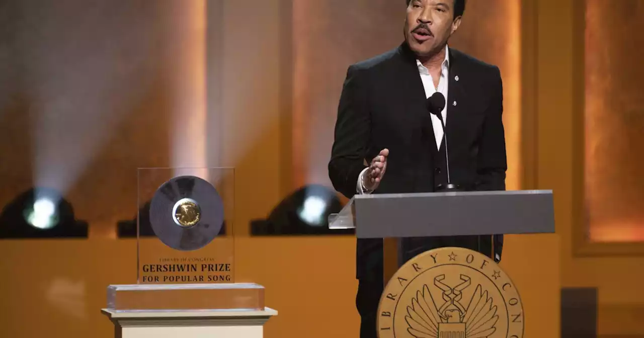 WATCH: Lionel Richie says 'we're taking too long' on aiding Ukraine