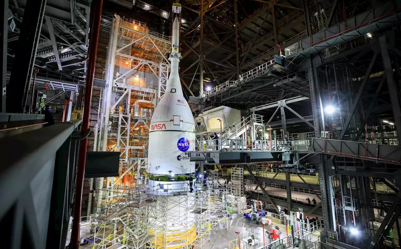 How to watch NASA slowly roll its moon rocket to launchpad | Digital Trends