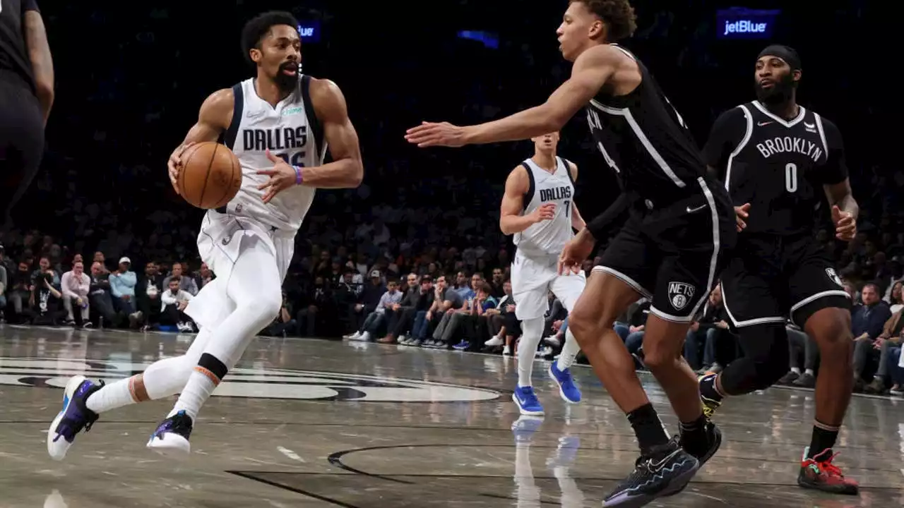 Dinwiddie hits 3 at buzzer, Mavericks beat Nets 113-111