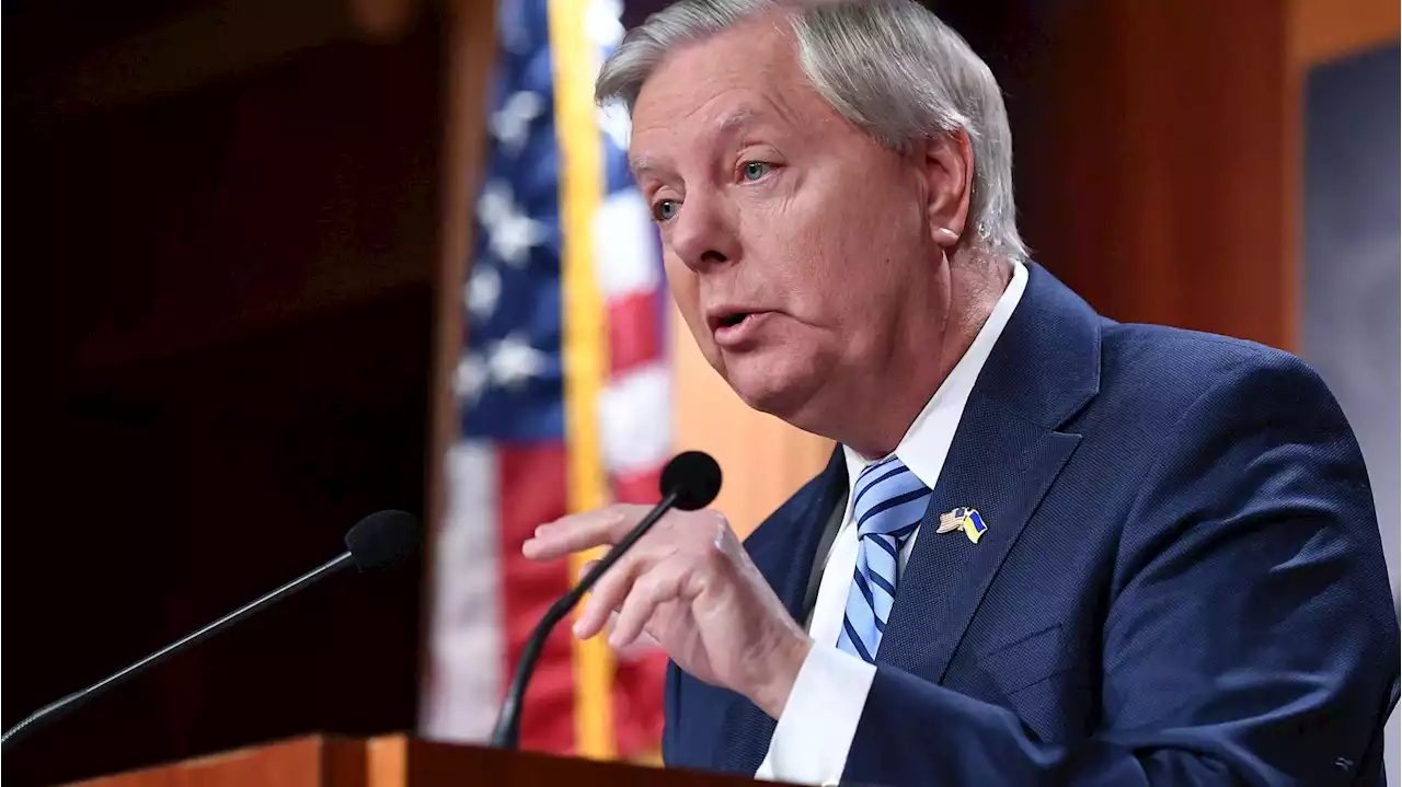 Lindsey Graham Threatened To Have Trump Removed From Presidency On Jan. 6: Book