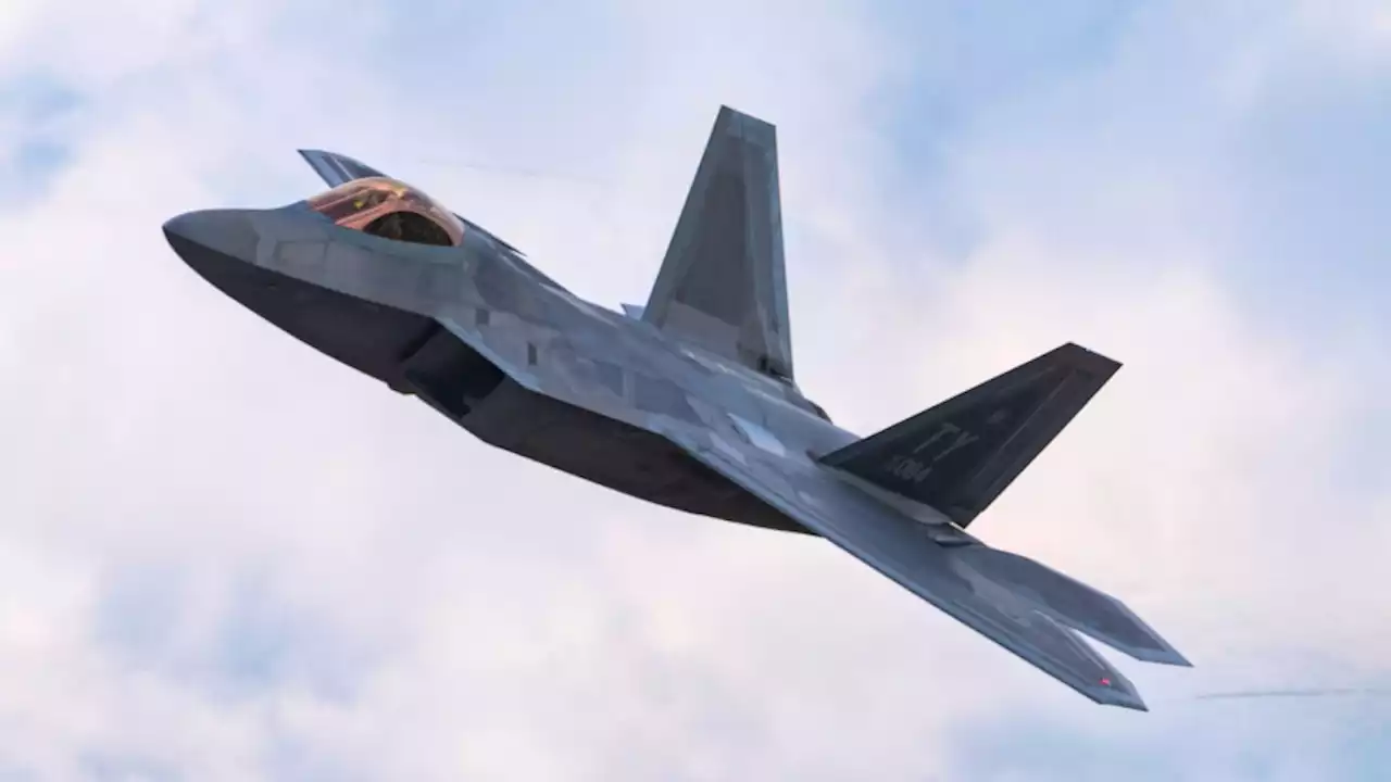 See What Happens When One F-22 Takes on Five F-15s