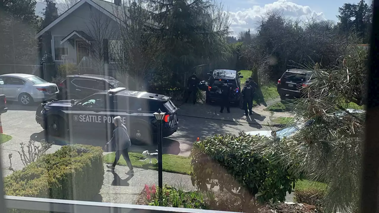 Armed robbery suspect shot, killed in South Seattle standoff