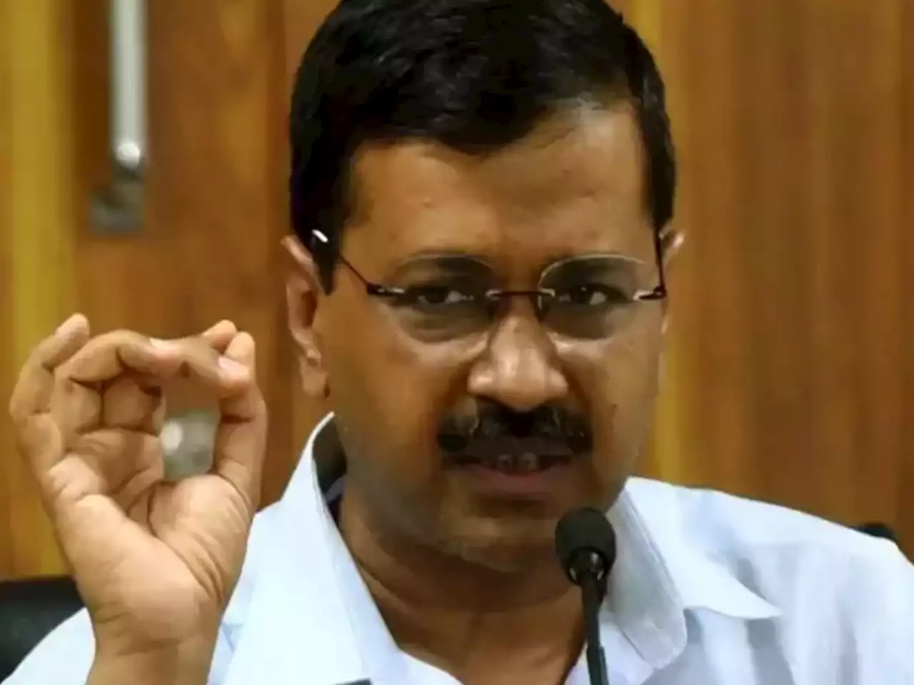 Delhi Riots 2020: अंकित शर्मा की मौत का जिक्र कर BJP पर भड़के केजरीवाल, ट्विटर यूजर ने पूछा- ताहिर हुसैन किस पार्टी का था?