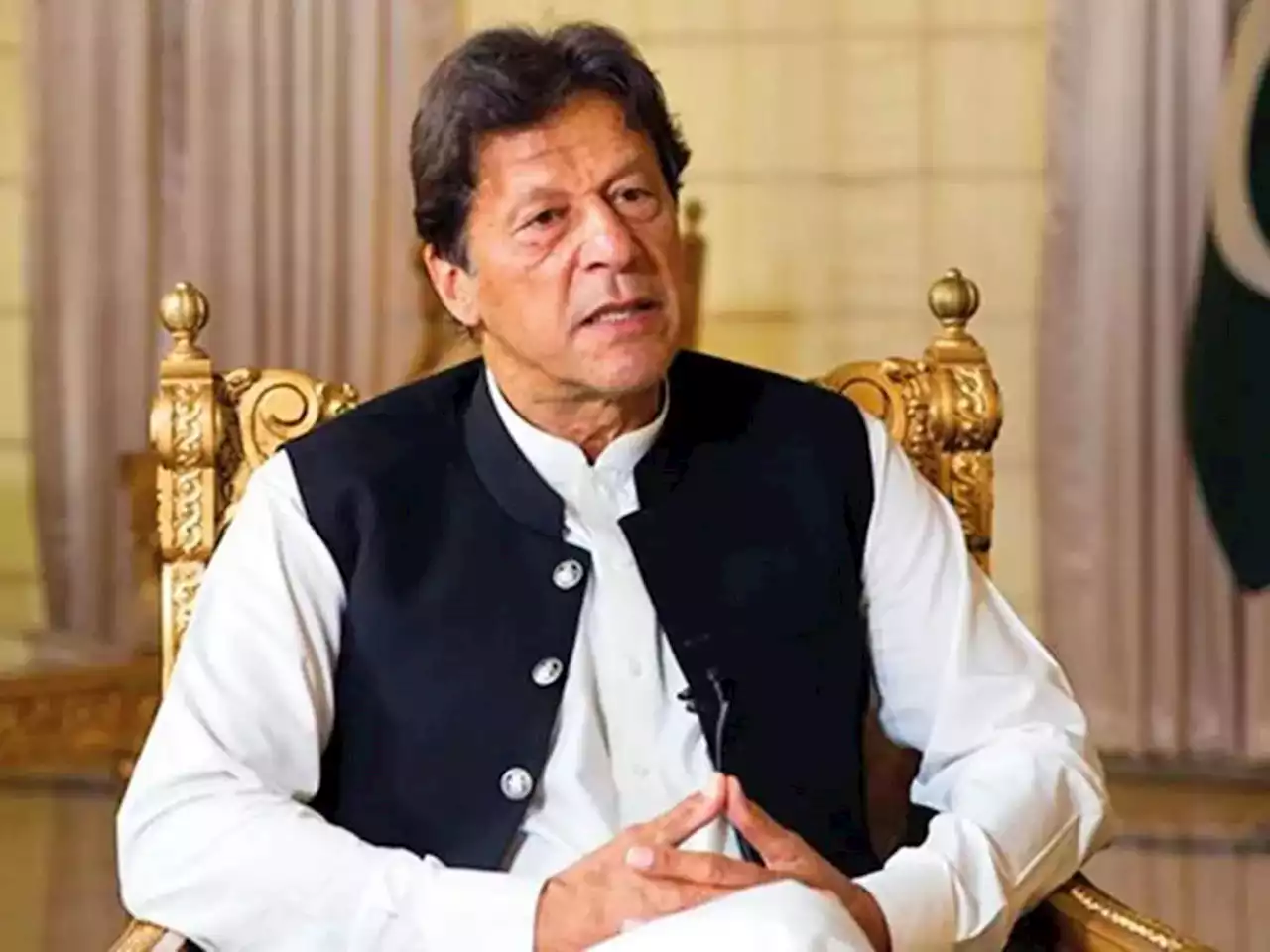 Pakistan Political Crisis: संकट में पीएम इमरान खान की कुर्सी, अविश्वास प्रस्ताव से पहले पार्टी के 24 सांसदों ने छोड़ा साथ