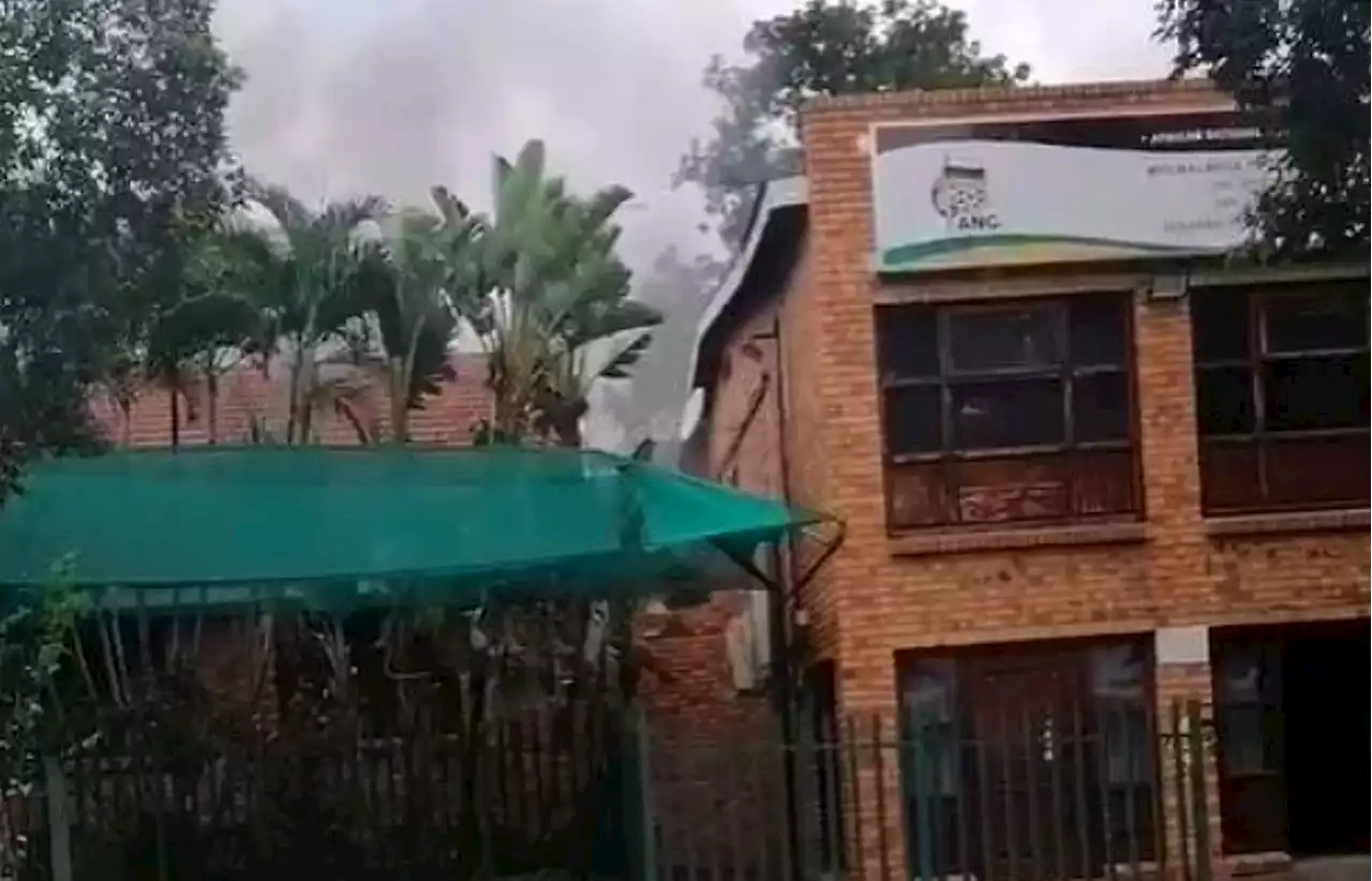 Watch | Alleged MK veteran sets Mpumalanga ANC offices alight | Citypress