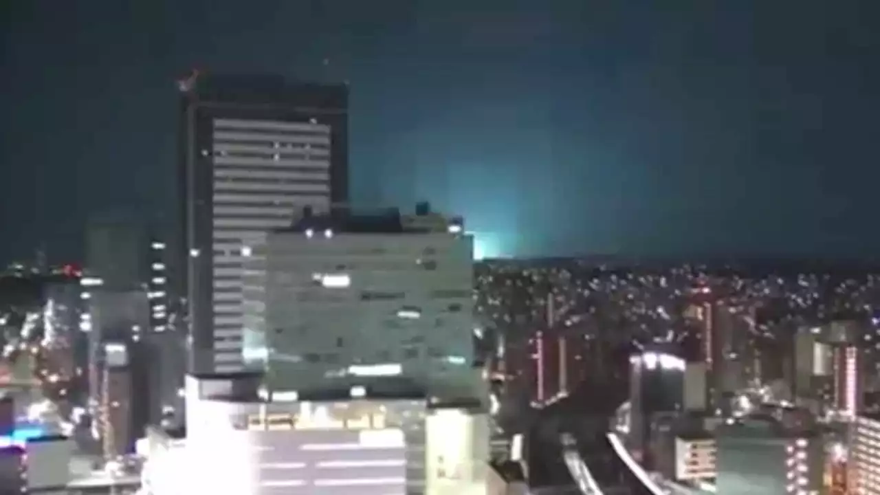 ¿Por qué en el temblor en Japón aparecieron luces azules en el cielo?