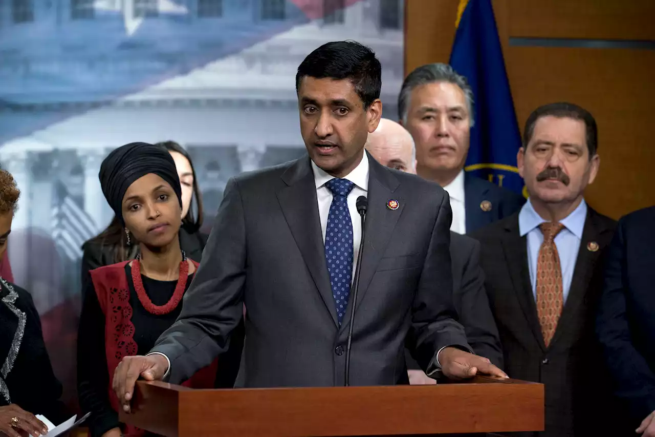 Sanders camp quietly pushes Khanna presidential bid