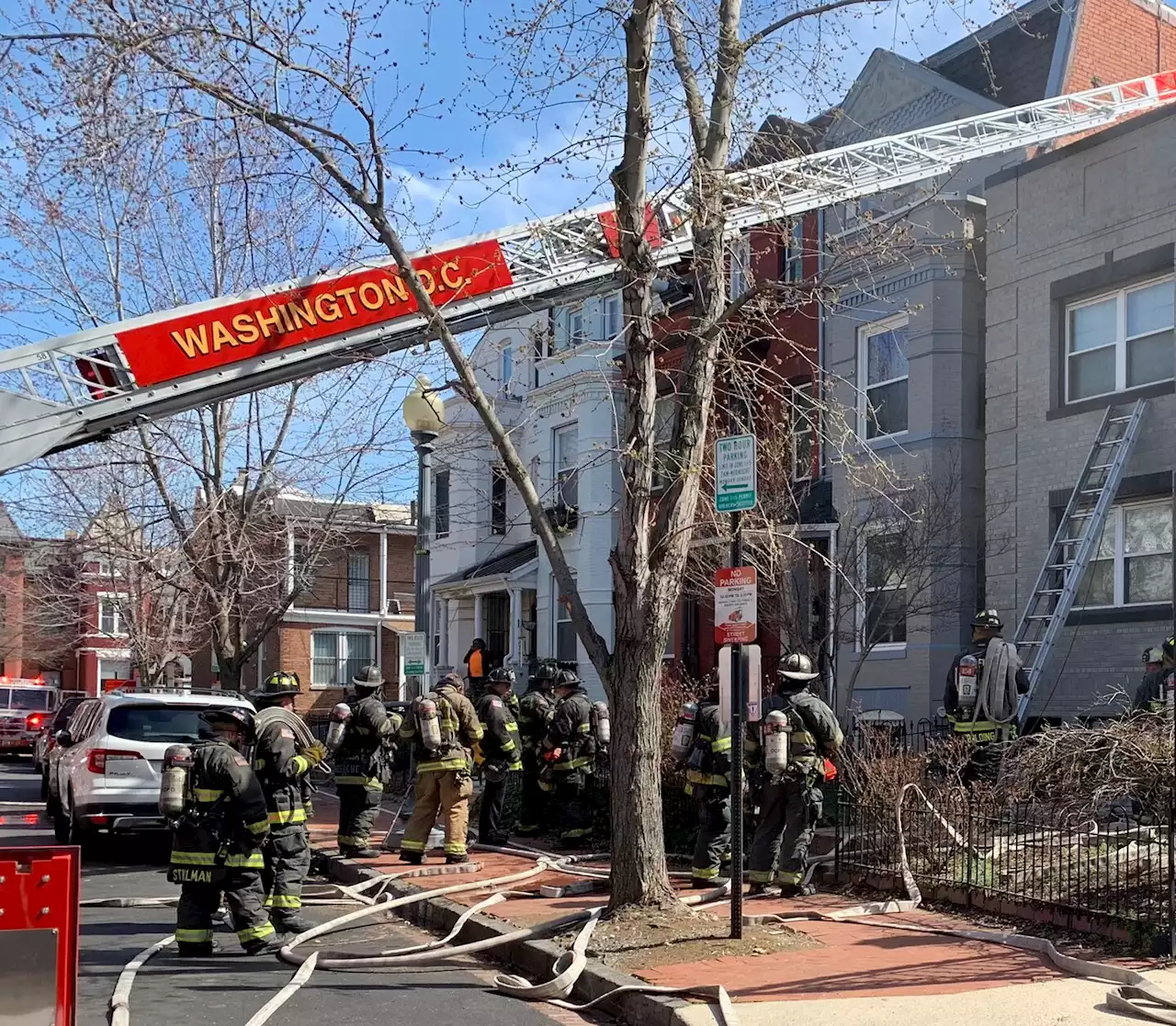 Woman dies in apartment fire in Northwest Washington