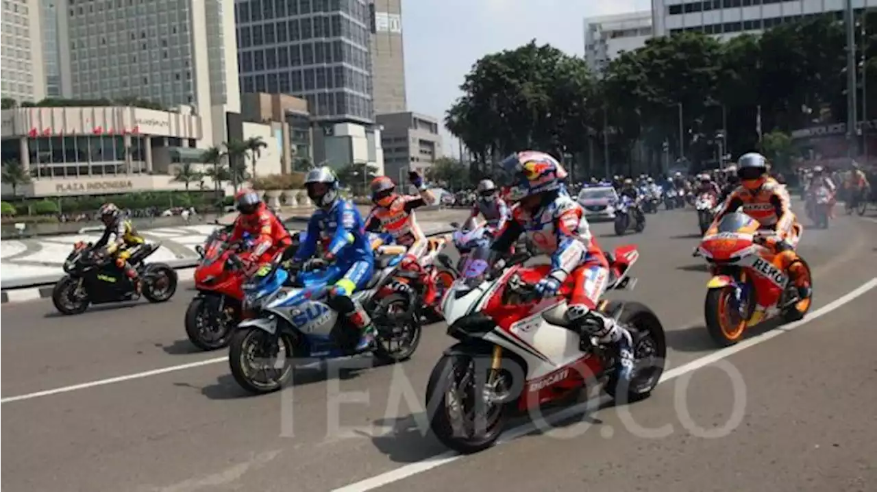 Parade MotoGP Mandalika, Alex Rins Terkesan dengan Sambutan Fans Indonesia