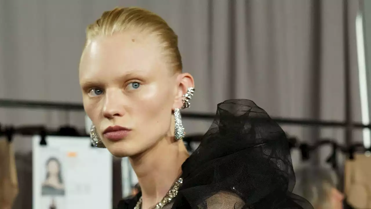 At Alexander McQueen, “Mushroom Girl” Beauty Ruled the Runway