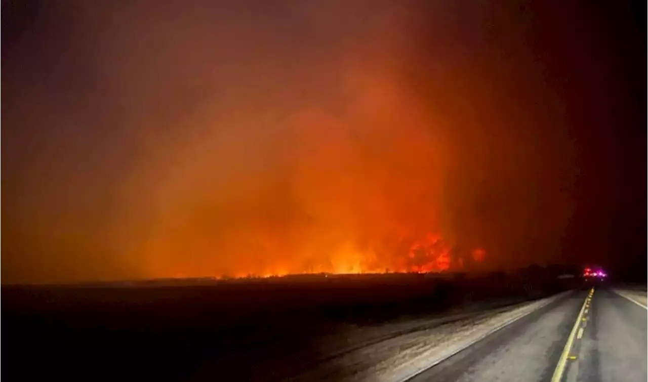 Evacuations As Wildfires Continue Raging In Texas, “Eastern Complex' Cluster Only 2% Contained