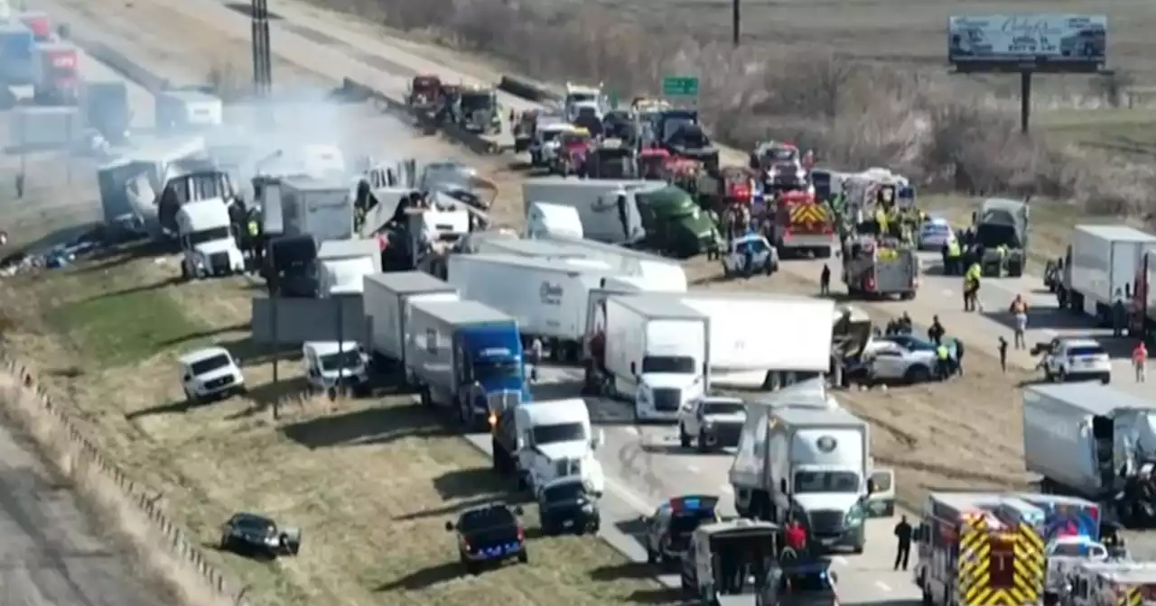 At least 6 killed in massive Missouri crash involving 20 tractor trailers